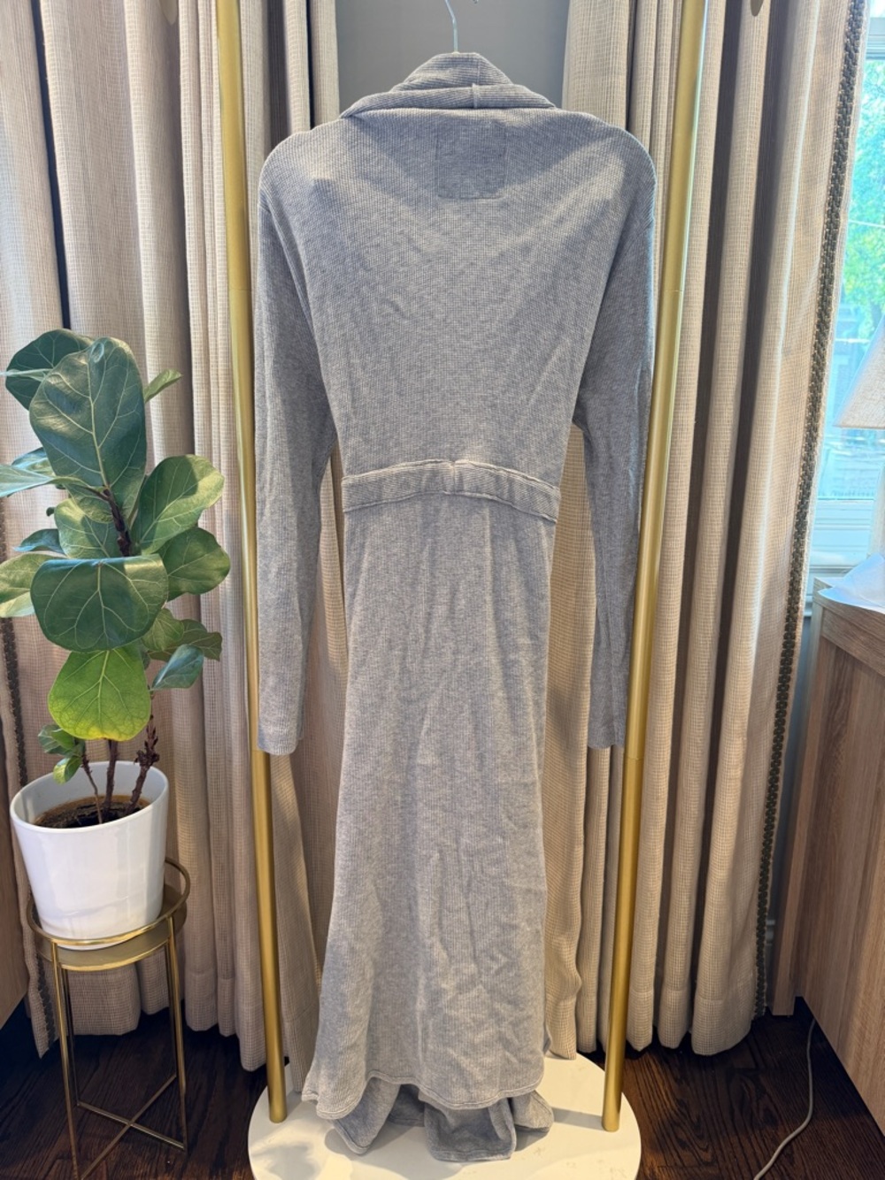 NWOT Light Gray Long Waffle Knit Robe with Self-Tie Belt - Picture 2 of 4